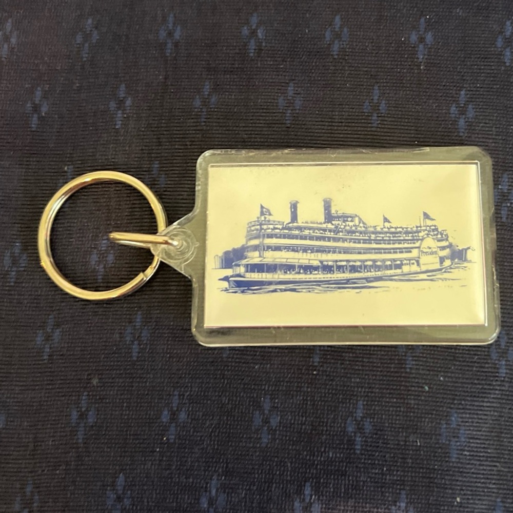 President Riverboat Casinos Davenport Iowa Keychain Acrylic Travel Vintage